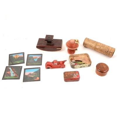 Lot 174 - One tray of collectables.