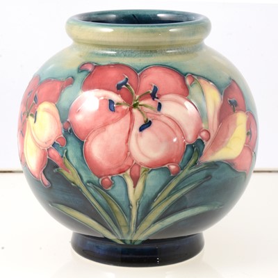 Lot 40 - Moorcroft globe vase