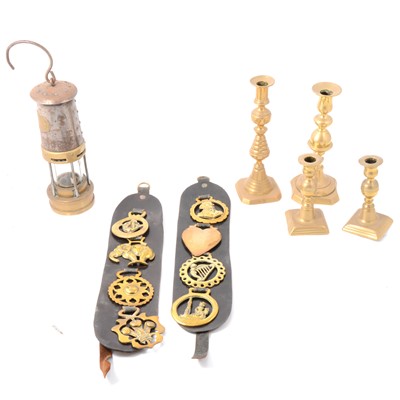 Lot 139 - Quantity of brass and metalware