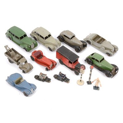Lot 211 - Eleven Dinky Toys