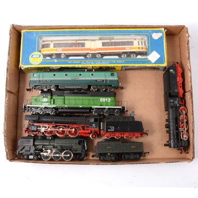 Lot 136 - Six HO and OO gauge model railway locomotives