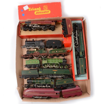 Lot 139 - Eight Tri-ang OO gauge model railways