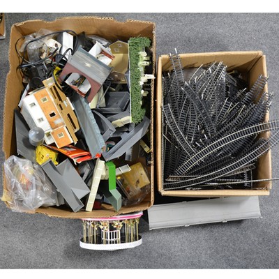 Lot 153 - A quantity of OO gauge model railway track-side accessories