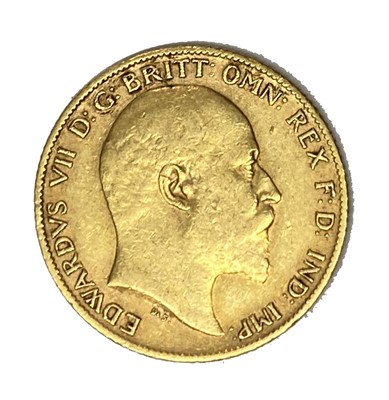 Lot 104 - Edward VII gold half Sovereign coin, 1904