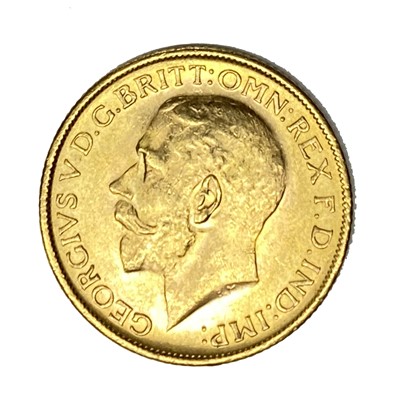 Lot 54 - George V gold Sovereign coin, 1915, Melbourne mint