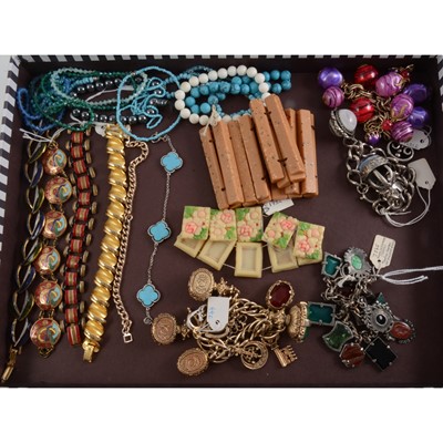 Lot 203 - 1930s and later vintage bracelets.