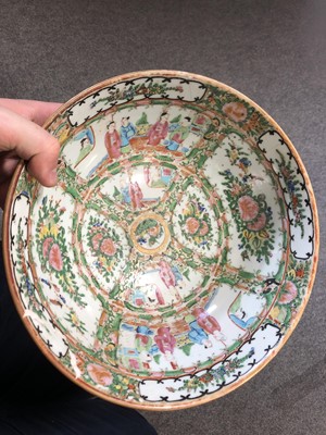 Lot 62 - Collection of decorative ceramics and glass