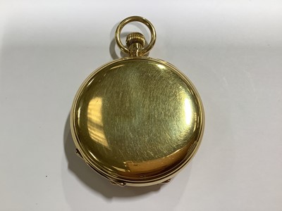 Lot 106 - Tho's Russell & Son - an 18 carat gold full hunter pocket watch with original box and certificate.