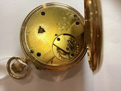 Lot 106 - Tho's Russell & Son - an 18 carat gold full hunter pocket watch with original box and certificate.