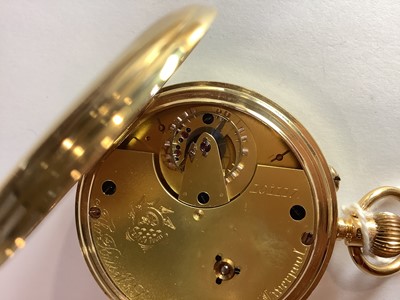 Lot 106 - Tho's Russell & Son - an 18 carat gold full hunter pocket watch with original box and certificate.
