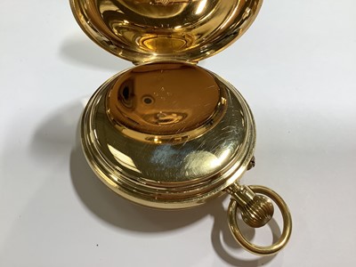 Lot 106 - Tho's Russell & Son - an 18 carat gold full hunter pocket watch with original box and certificate.