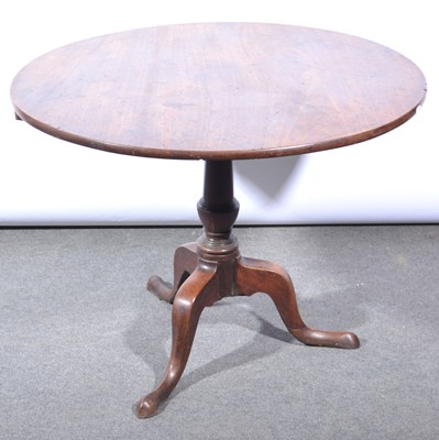 Lot 682 - Georgian mahogany tilt top table