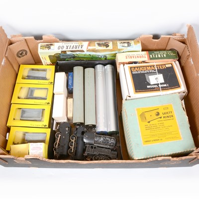 Lot 81 - Trix Trains OO gauge locomotives and other OO gauge items.