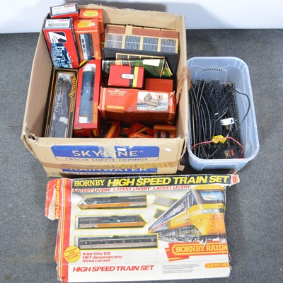 Lot 64 - OO gauge model railway collection; including Hornby R068 class 25 diesel locomotive