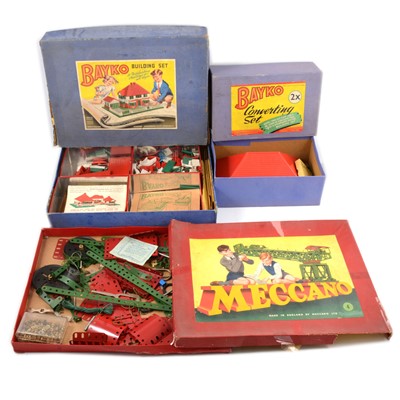 Lot 124 - A quantity of Meccano parts and Bayko sets.