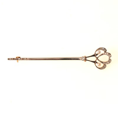Lot 89 - A Belle Epoque diamond and seed pearl brooch.