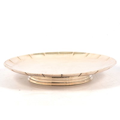 Lot 45 - Circular silver strawberry dish, Thomas Bradbury & Son, London 1939