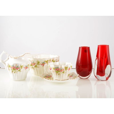 Lot 67 - Decorative ceramics and glass
