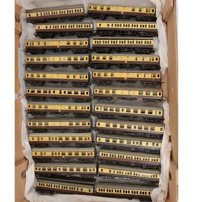 Lot 21 - Twenty-Four Tri-ang TT gauge model railway passenger coaches