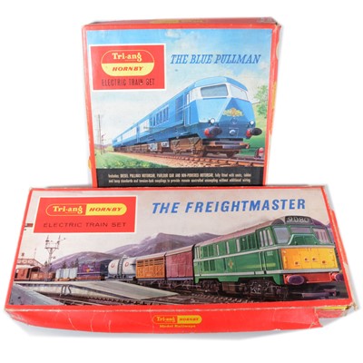Lot 93 - Two Tri-ang OO gauge model railway set; RS52 and RS51