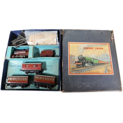 Lot 5 - Hornby O gauge model railway no.501 passenger set