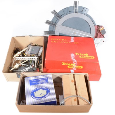 Lot 80 - Tri-ang OO gauge model railways, a selection of signal points etc.