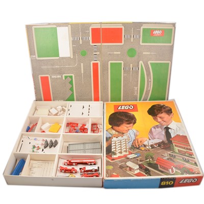 Lot 219 - Vintage Lego, a part set 810, comes with all vehicles and trucks