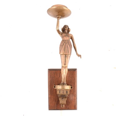 Lot 134 - An Art Deco wall mounted light fitting.