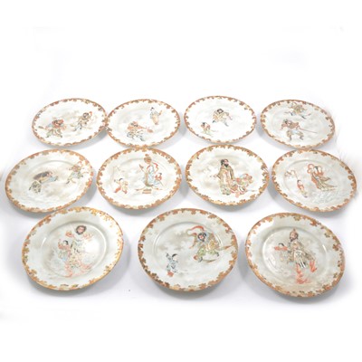 Lot 11 - Set of eleven Japanese plates depicting narrative scenes.