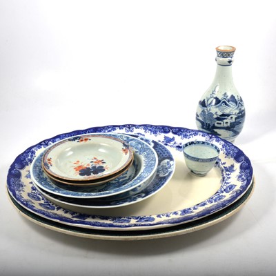 Lot 93 - Chinese blue and white vase, export plates, teabowl and other ceramics.