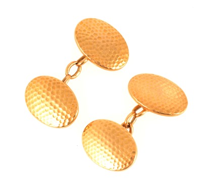 Lot 102 - A pair of 18 carat yellow gold chain link cufflinks.