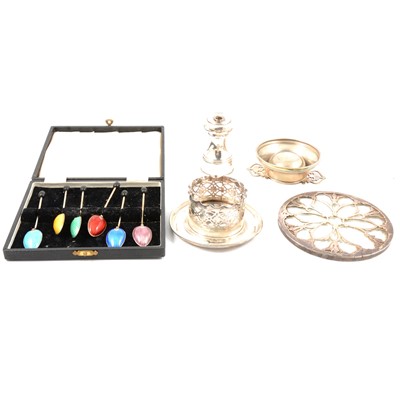 Lot 140 - Set of six silver and enamel coffee spoons, and other small silver items.