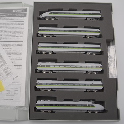 Lot 650 - Tomix Japan N gauge model railways, 92823 J.R. Series 100 Sanyo Shinkansen (fresh green colour)