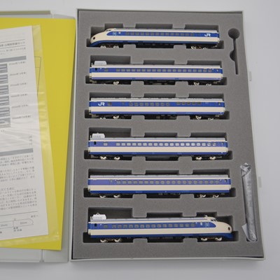 Lot 665 - Tomix Japan N gauge model railways, 92704 J.R. Bullet Train Series 0-2000