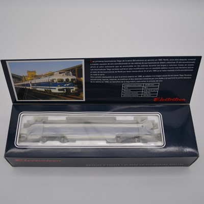 Lot 4 - Electrotren HO gauge model railway locomotive, ref 2359D Renfe 356-005 'Virgen del Pilar'