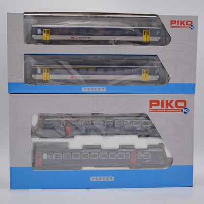Lot 17 - Piko Expert HO gauge model railway locomotive set, ref 96400 96780A 96780B