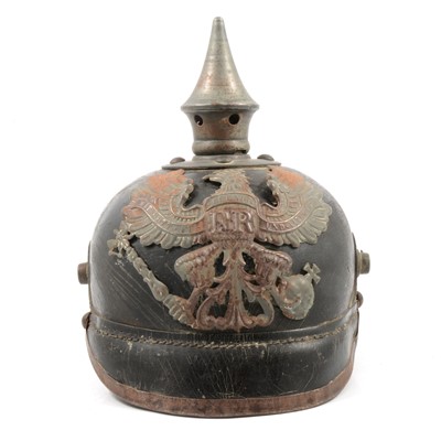 Lot 87 - WW1 German leather Pickelhaube helmet.
