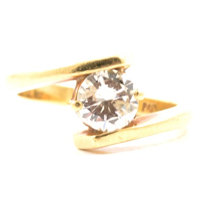 Lot 1 - A diamond solitaire ring.