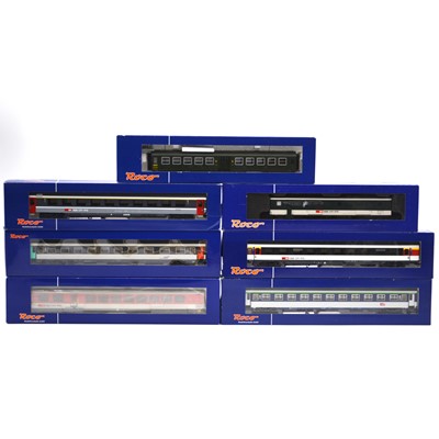 Lot 84 - Seven Roco HO model railway passenger coaches