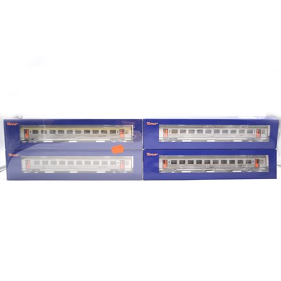 Lot 87 - Four Roco HO model railway passenger coaches