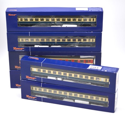 Lot 88 - Six Roco HO gauge model railway passenger coaches
