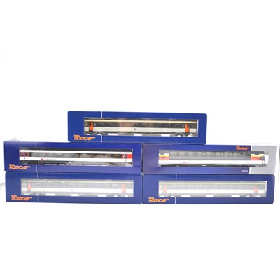 Lot 90 - Five Roco HO model railway passenger coaches