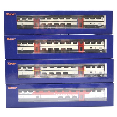 Lot 91 - Four Roco HO model railway passenger coaches