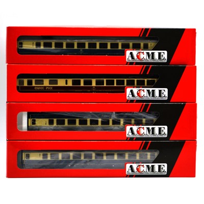 Lot 122 - Four ACME HO gauge model railway passenger coaches