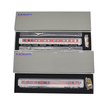 Lot 157 - LS Models Exclusive HO model railway passenger coaches, two ref 49028 WLABmz 173.1