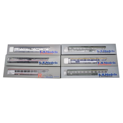 Lot 475 - Six LS Models Exclusive HO model railway passenger coaches
