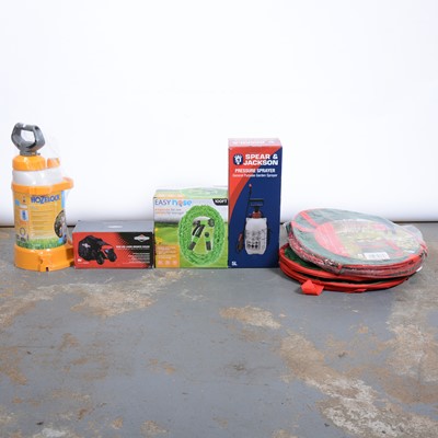 Lot 264 - Various garden equipment, including a Spear and Jackson pressure sprayer and a Hoselock sprayer.