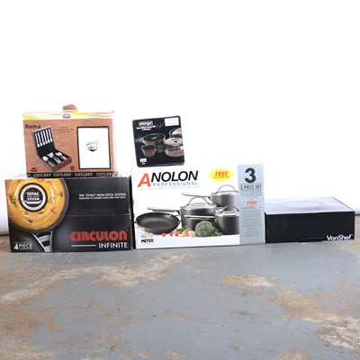 Lot 297 - Various boxed kitchenalia including boxed saucepan sets and Pyrex bowls, etc.