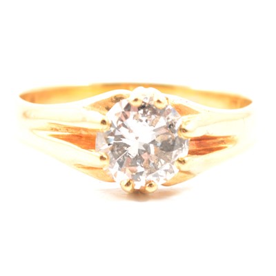 Lot 2 - A diamond solitaire ring.