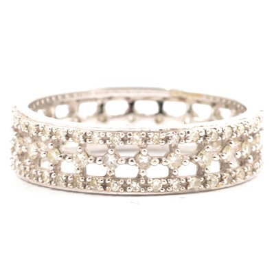 Lot 20 - Gemporia - A diamond ring.